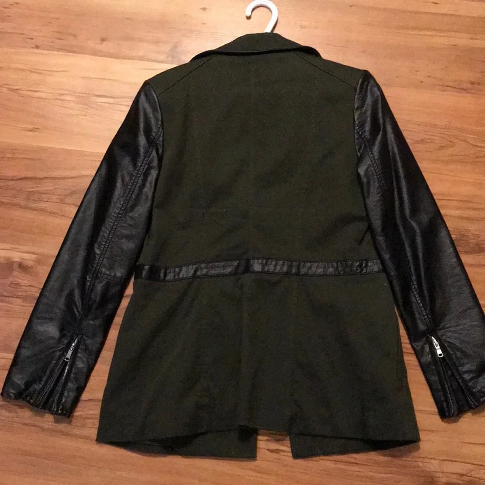 H&M Fall jacket - Picture 2 of 2